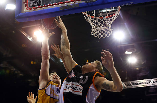 山东高速遭 山东高速遭