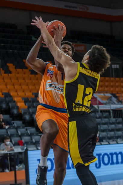 更是一场关 更是一场关