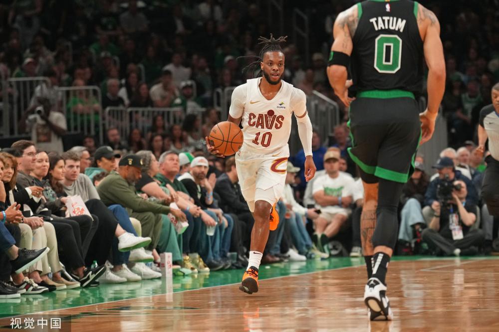 于胶着状态 于胶着状态